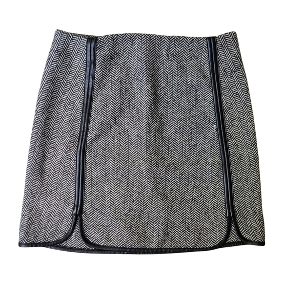 Joe Fresh Herringbone Tweed Black and White Mini Skirt Size 2 - Picture 1 of 10